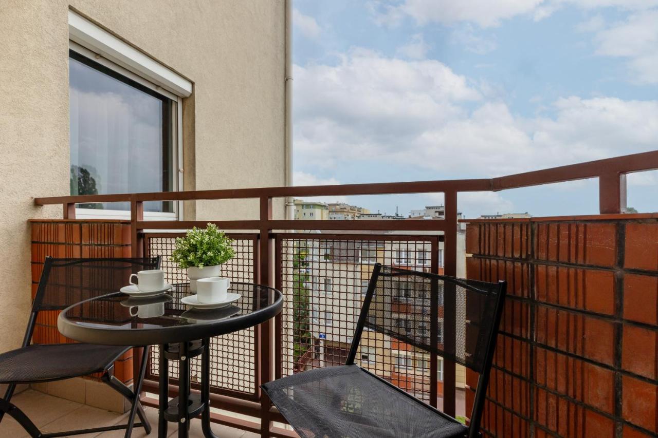 Cozy Apartment With Parking In Warsaw Ursus By Noclegi Renters Exteriör bild