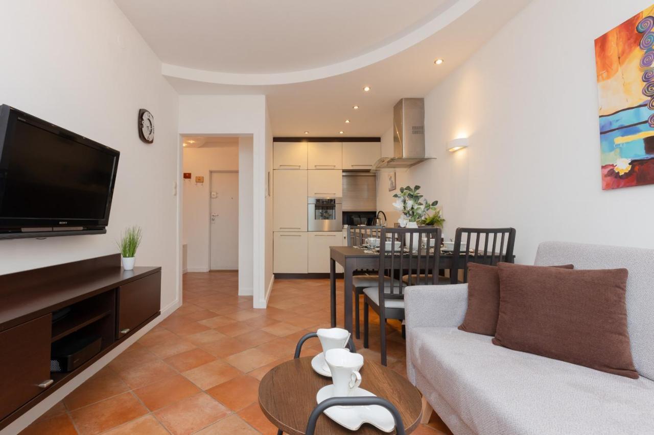 Cozy Apartment With Parking In Warsaw Ursus By Noclegi Renters Exteriör bild