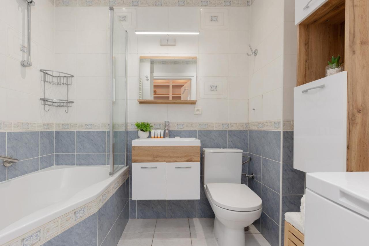 Cozy Apartment With Parking In Warsaw Ursus By Noclegi Renters Exteriör bild