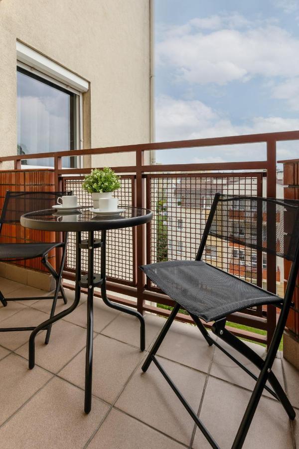 Cozy Apartment With Parking In Warsaw Ursus By Noclegi Renters Exteriör bild